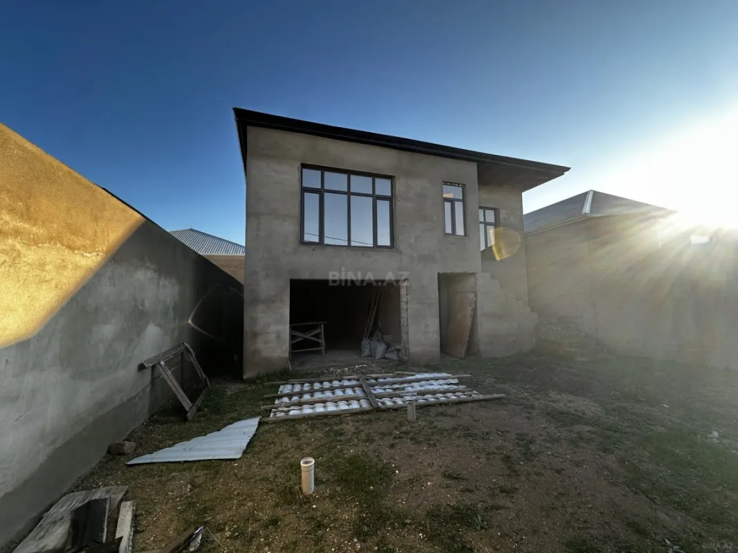 Satılır 6 otaqlı həyət evi 120 m²