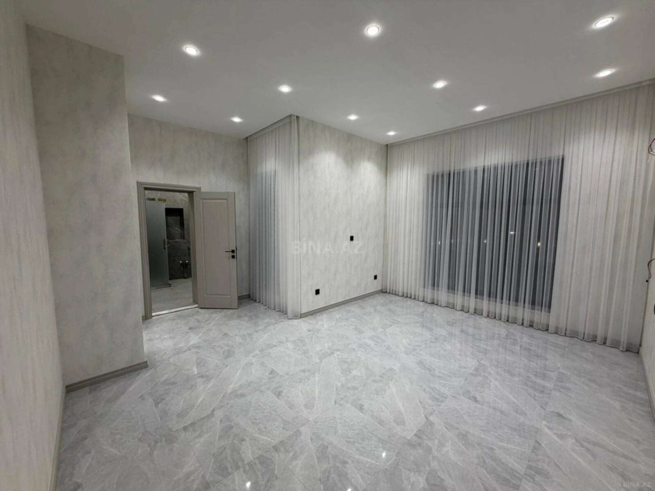 Satılır 6 otaqlı həyət evi 350 m²