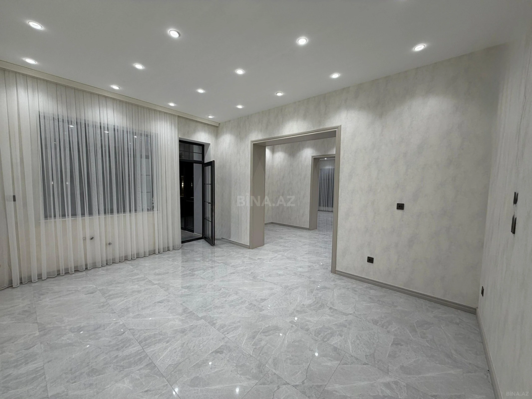 Satılır 6 otaqlı həyət evi 350 m²