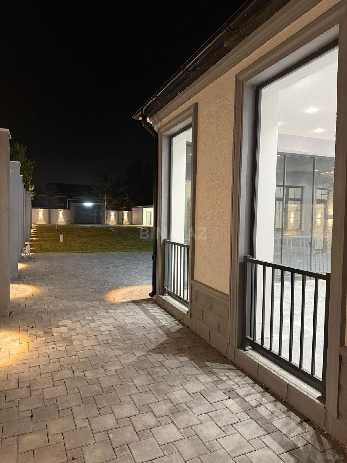 Satılır 6 otaqlı həyət evi 350 m²