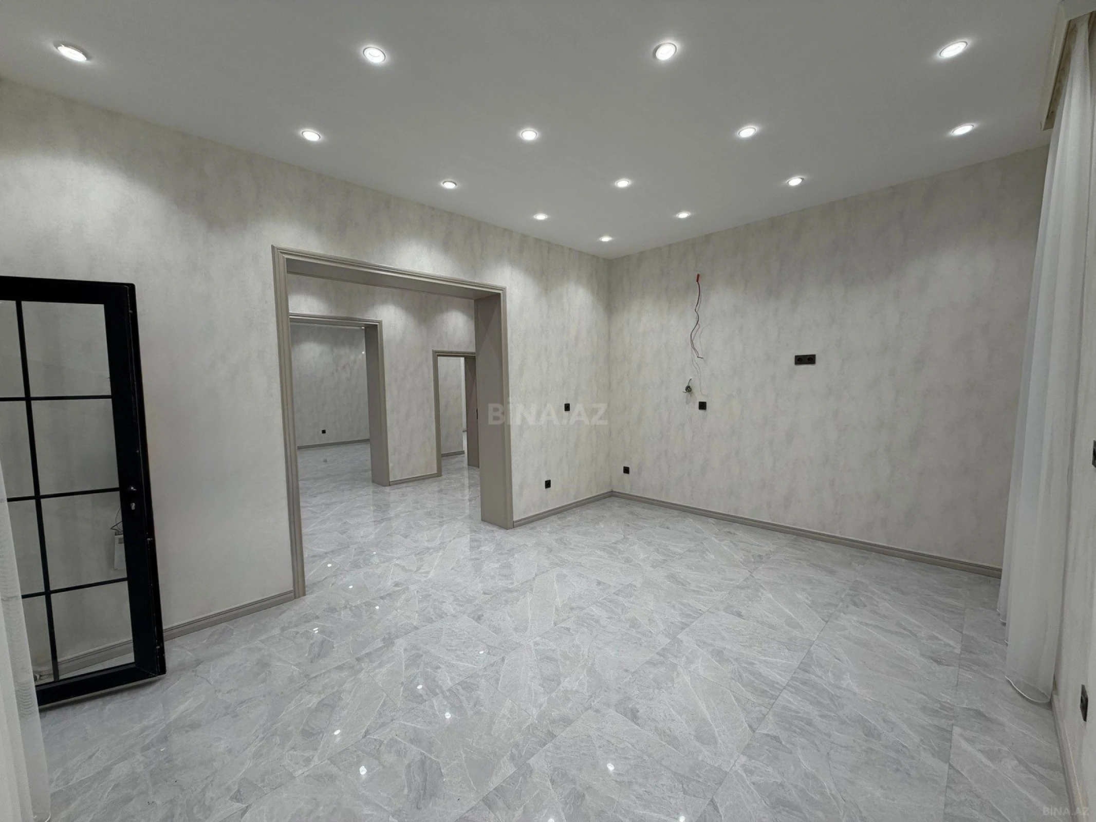Satılır 6 otaqlı həyət evi 350 m²