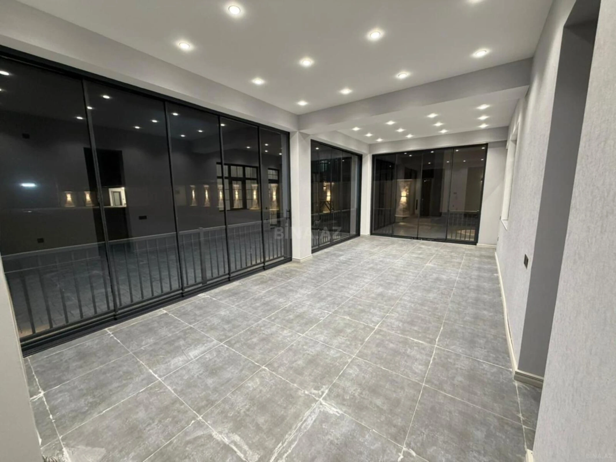 Satılır 6 otaqlı həyət evi 350 m²