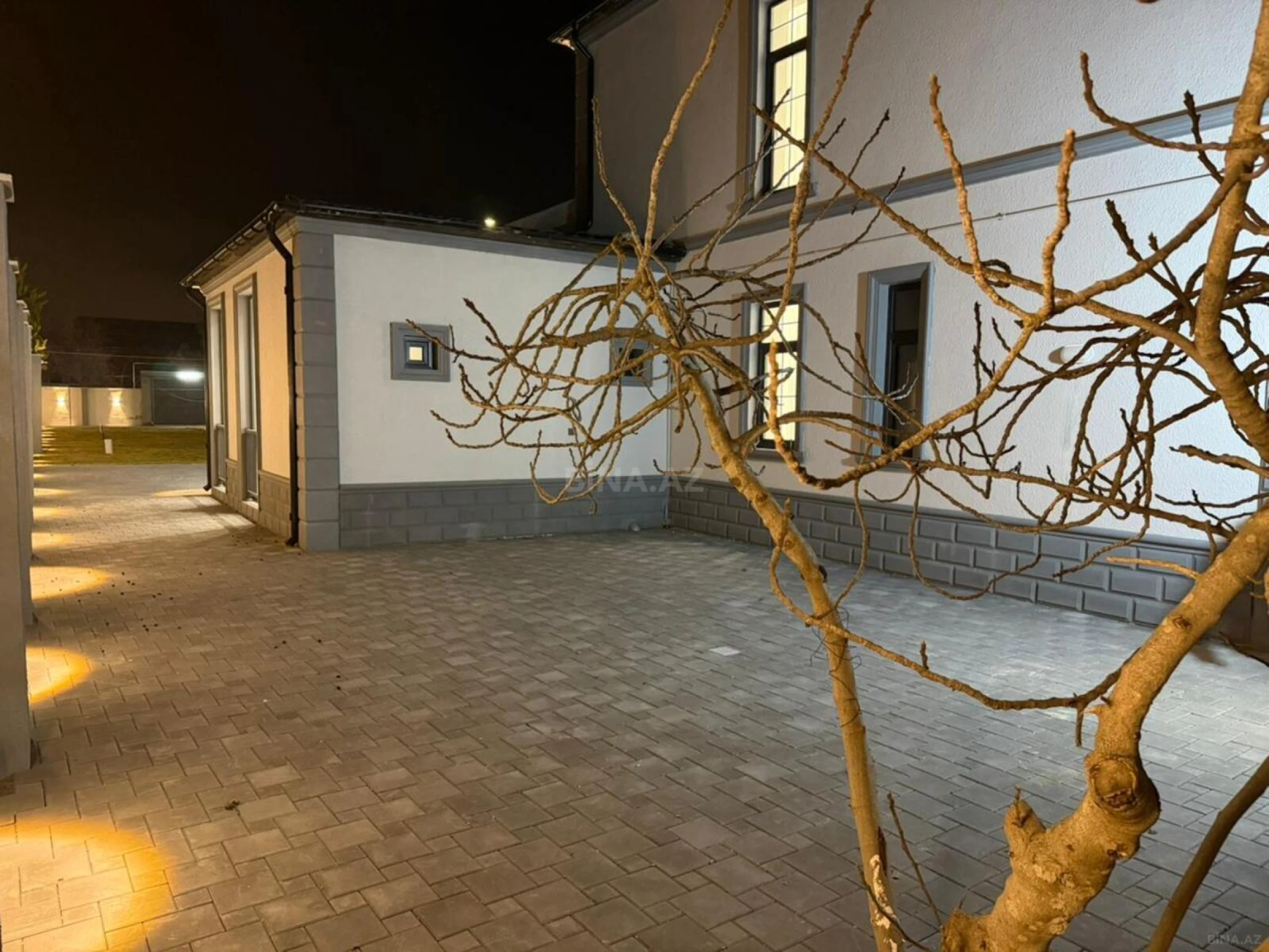 Satılır 6 otaqlı həyət evi 350 m²