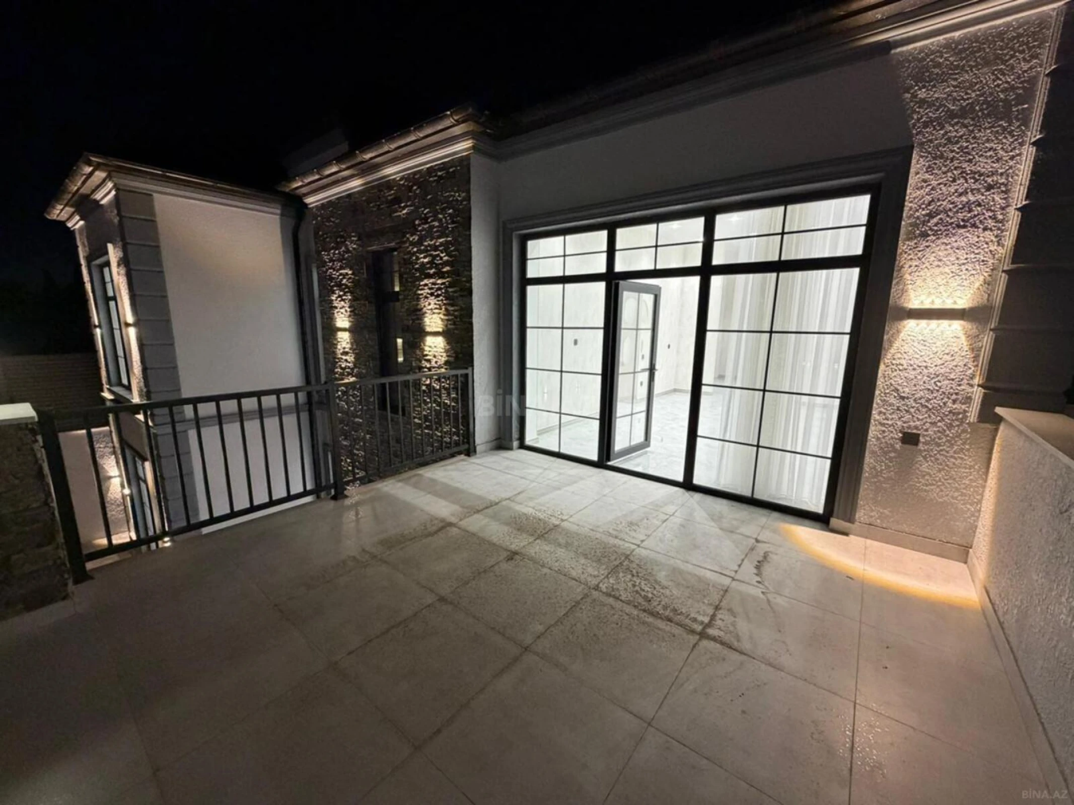 Satılır 6 otaqlı həyət evi 350 m²