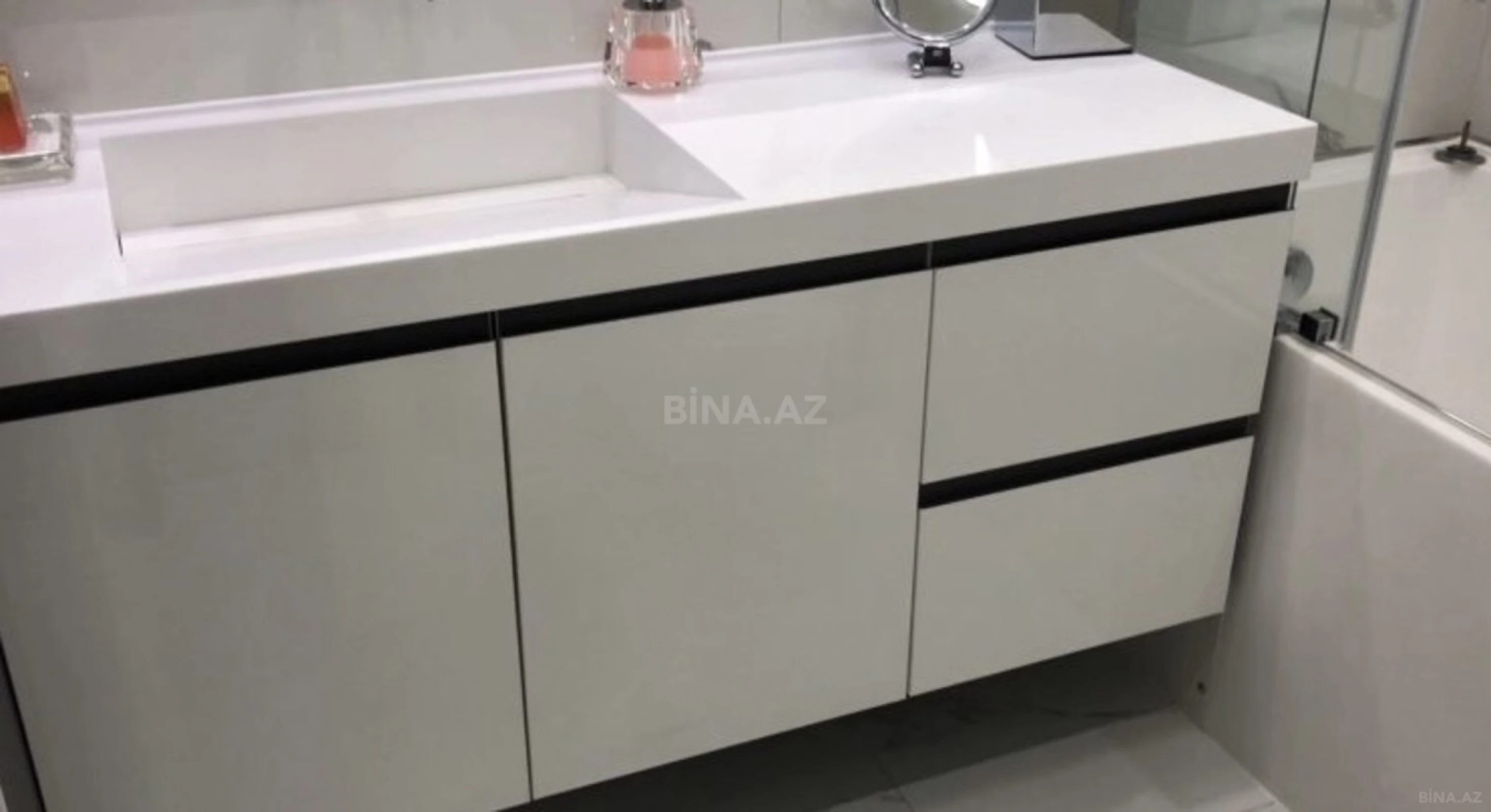 Kirayə verilir 2 otaqlı mənzil 140 m²