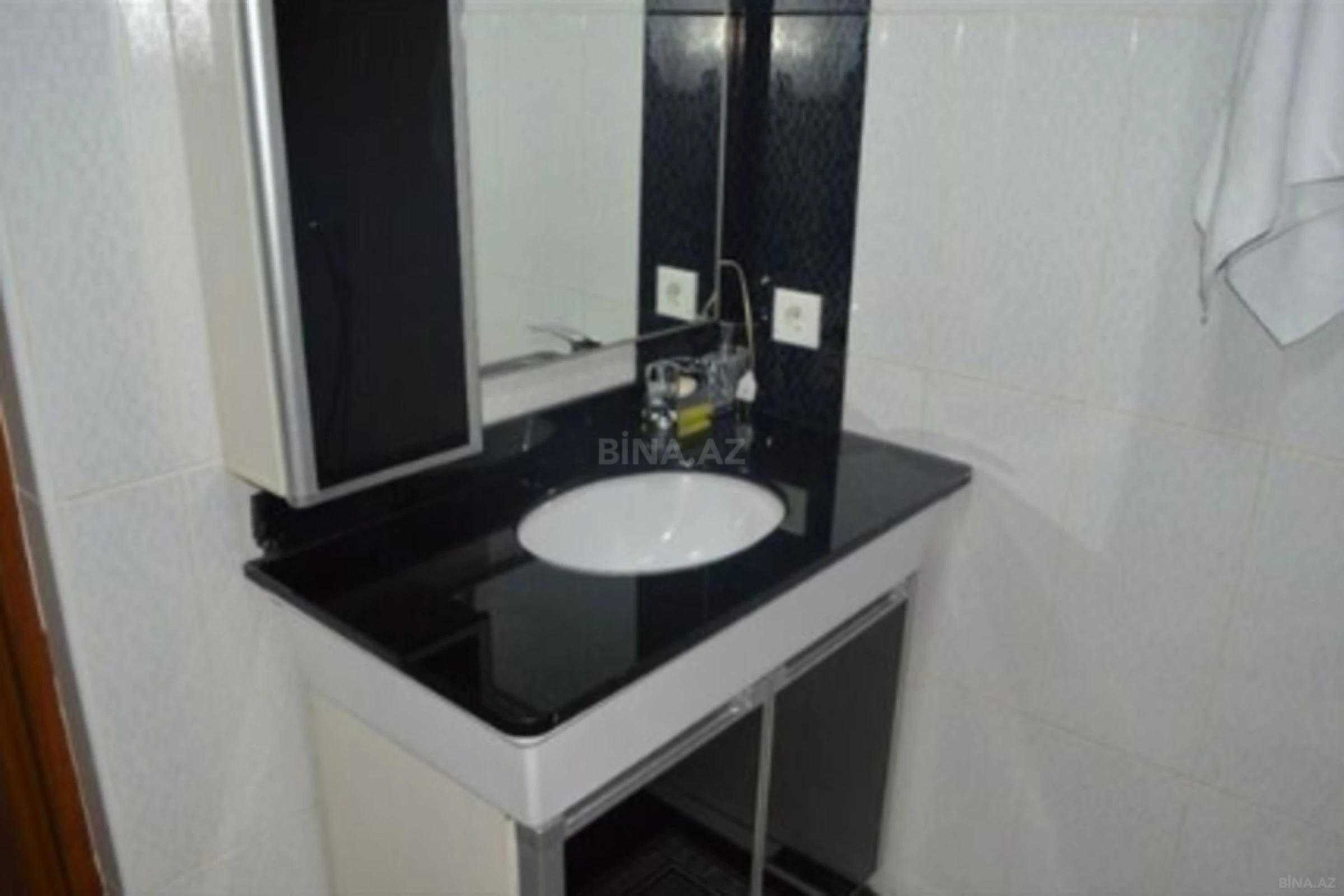 Kirayə verilir 2 otaqlı mənzil 100 m²