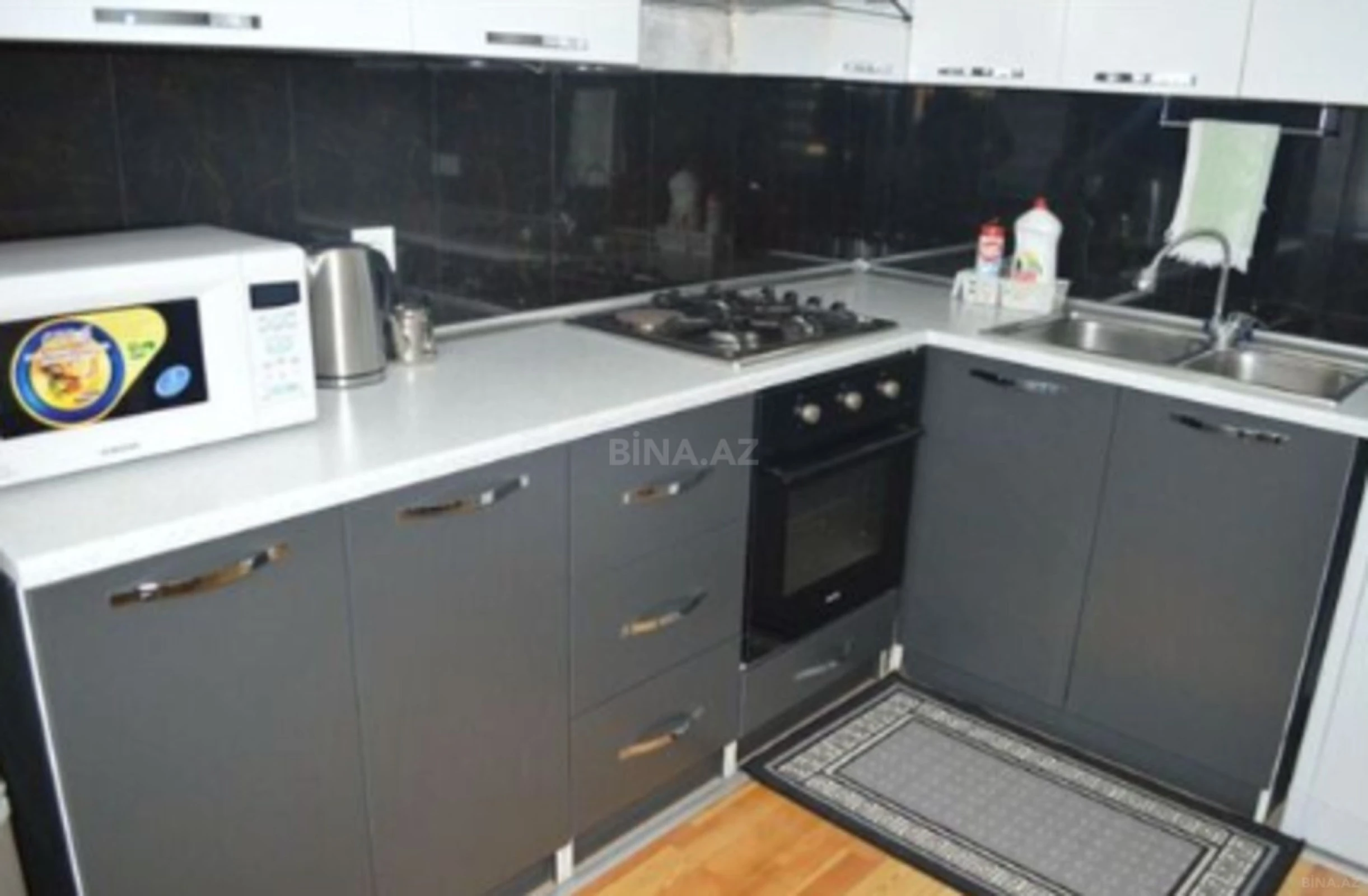 Kirayə verilir 2 otaqlı mənzil 100 m²