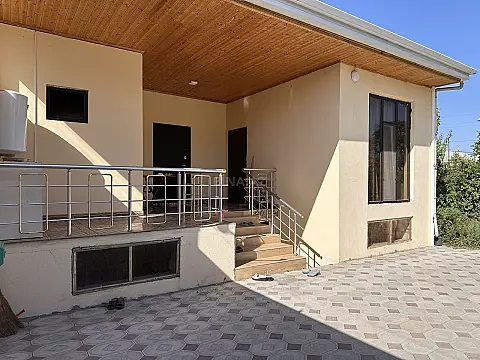Satılır 3 otaqlı həyət evi 100 m²