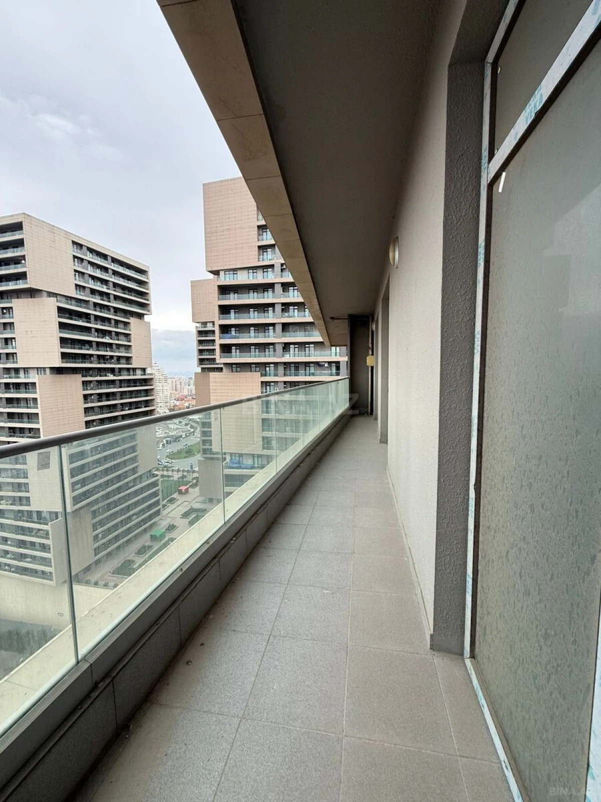 Satılır 2 otaqlı mənzil 98 m²