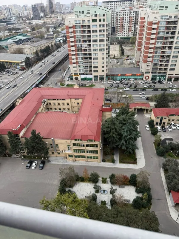 Satılır 2 otaqlı mənzil 98 m²
