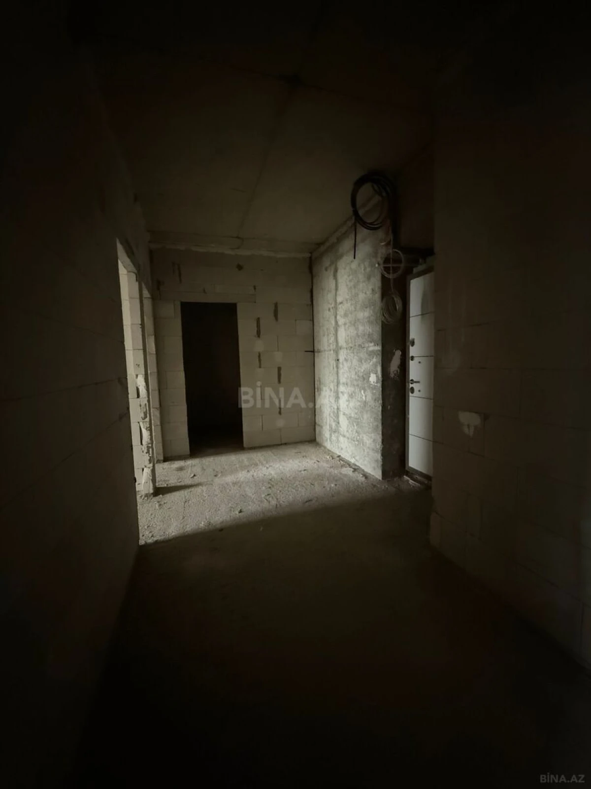 Satılır 2 otaqlı mənzil 98 m²