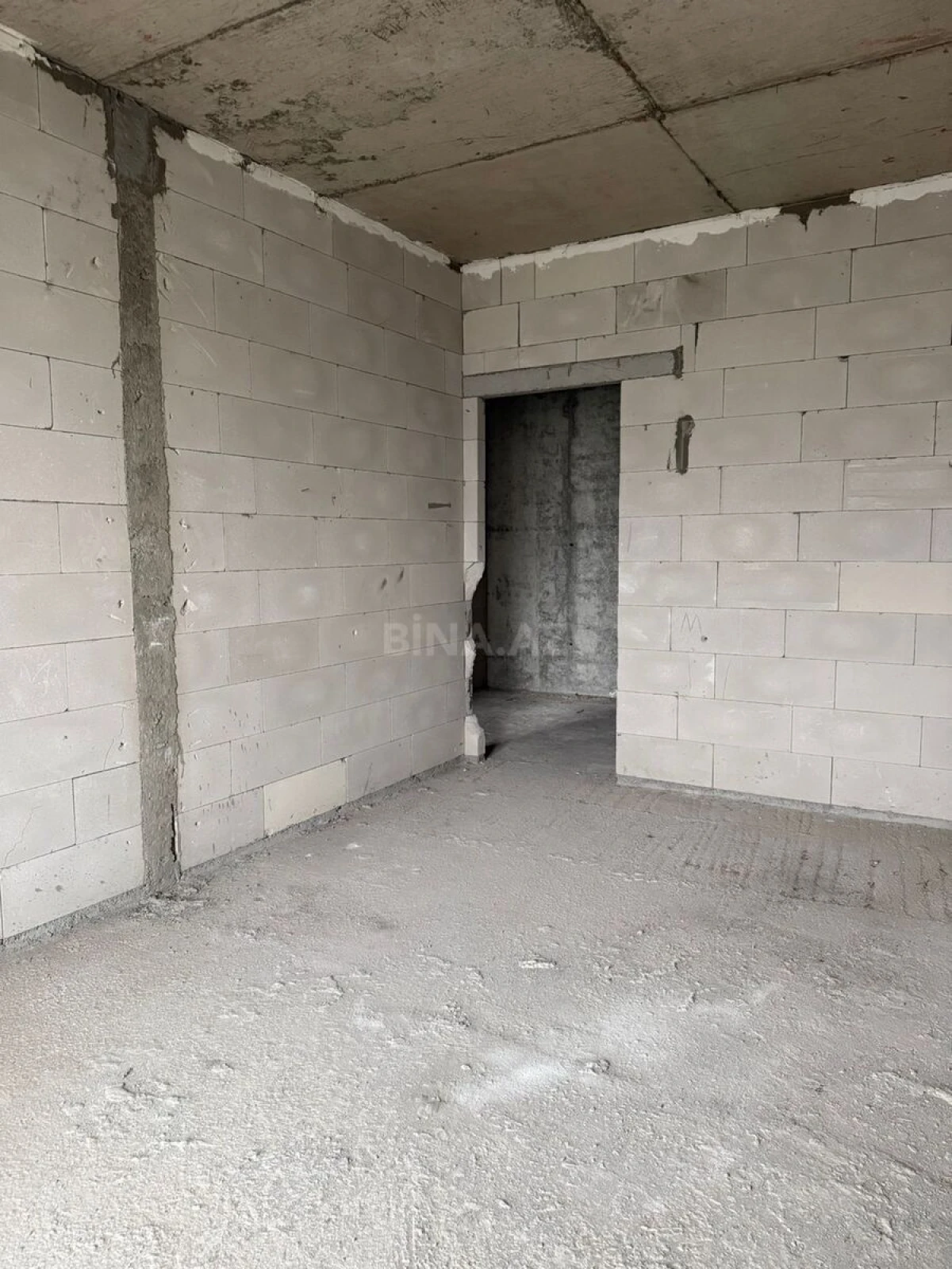 Satılır 2 otaqlı mənzil 98 m²