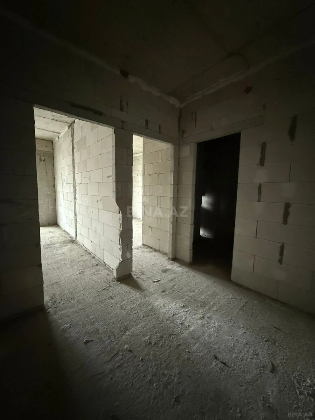 Satılır 2 otaqlı mənzil 98 m²