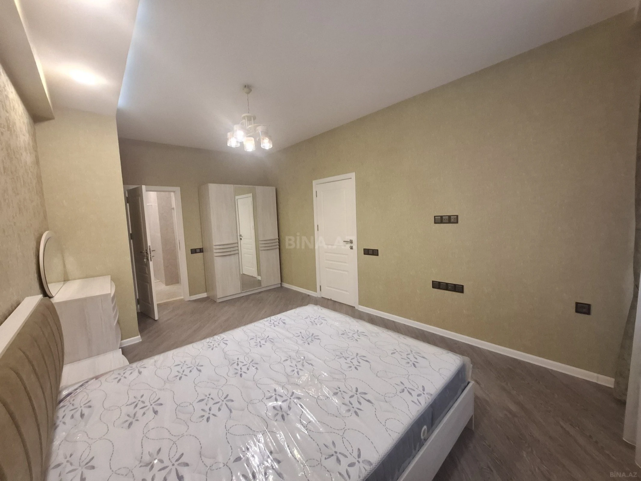 Kirayə verilir 3 otaqlı mənzil 125 m²