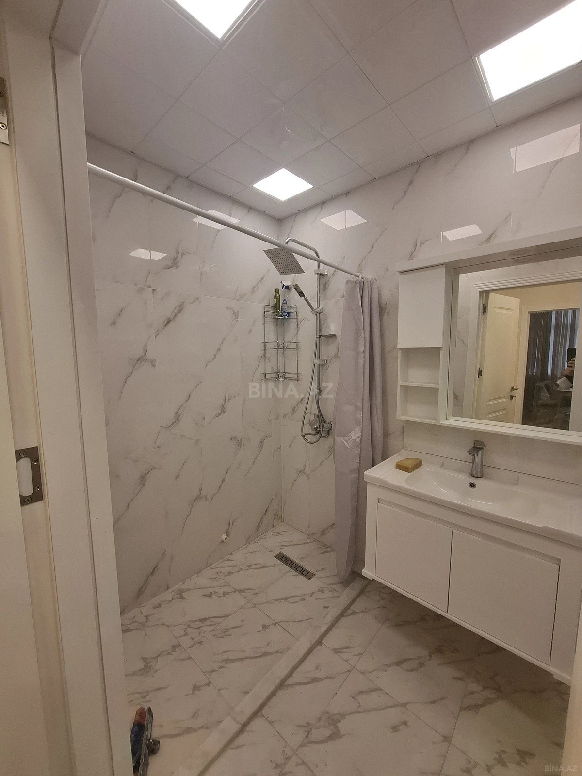 Kirayə verilir 3 otaqlı mənzil 125 m²