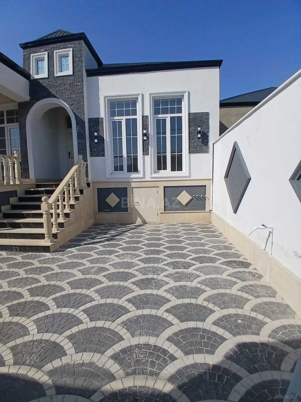 Satılır 4 otaqlı həyət evi 100 m²