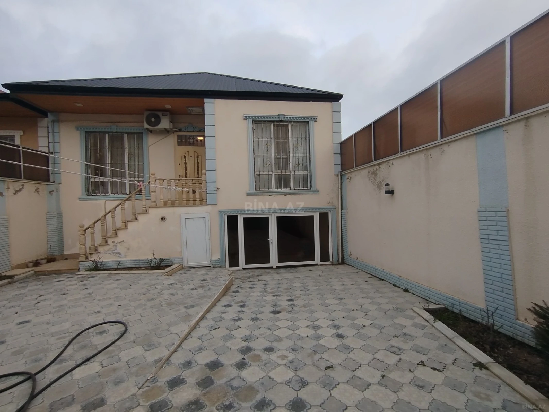 Satılır 4 otaqlı həyət evi 125 m²