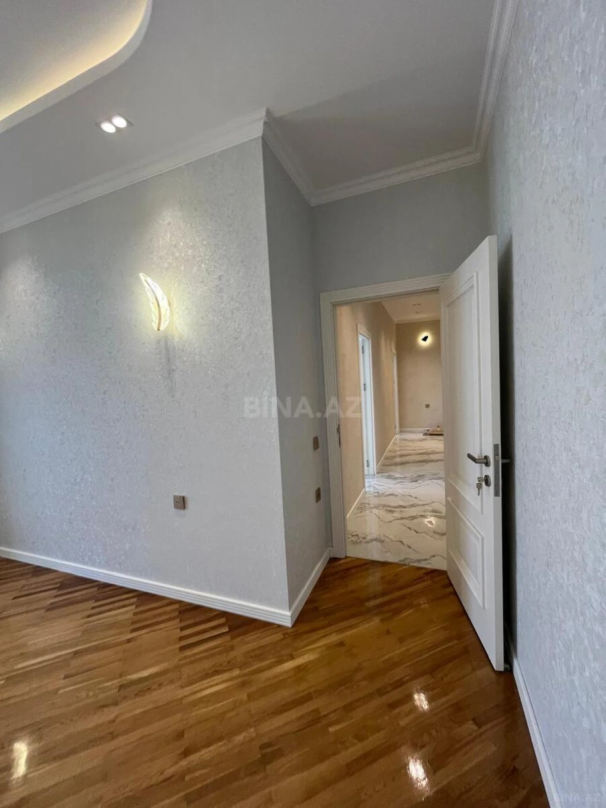 Satılır 2 otaqlı mənzil 80 m²