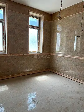 Satılır 9 otaqlı həyət evi 300 m²