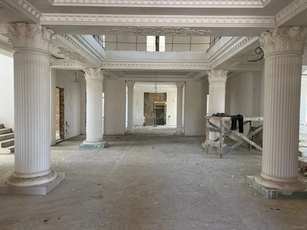 Satılır 9 otaqlı həyət evi 300 m²