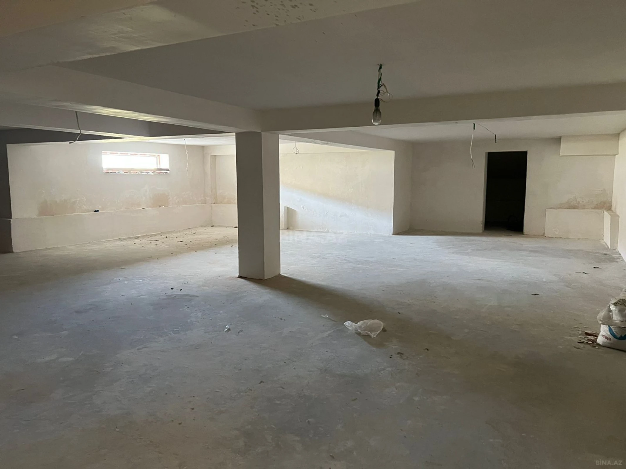 Satılır 9 otaqlı həyət evi 300 m²