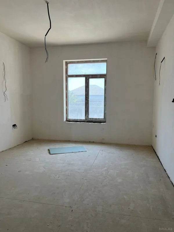 Satılır 9 otaqlı həyət evi 300 m²