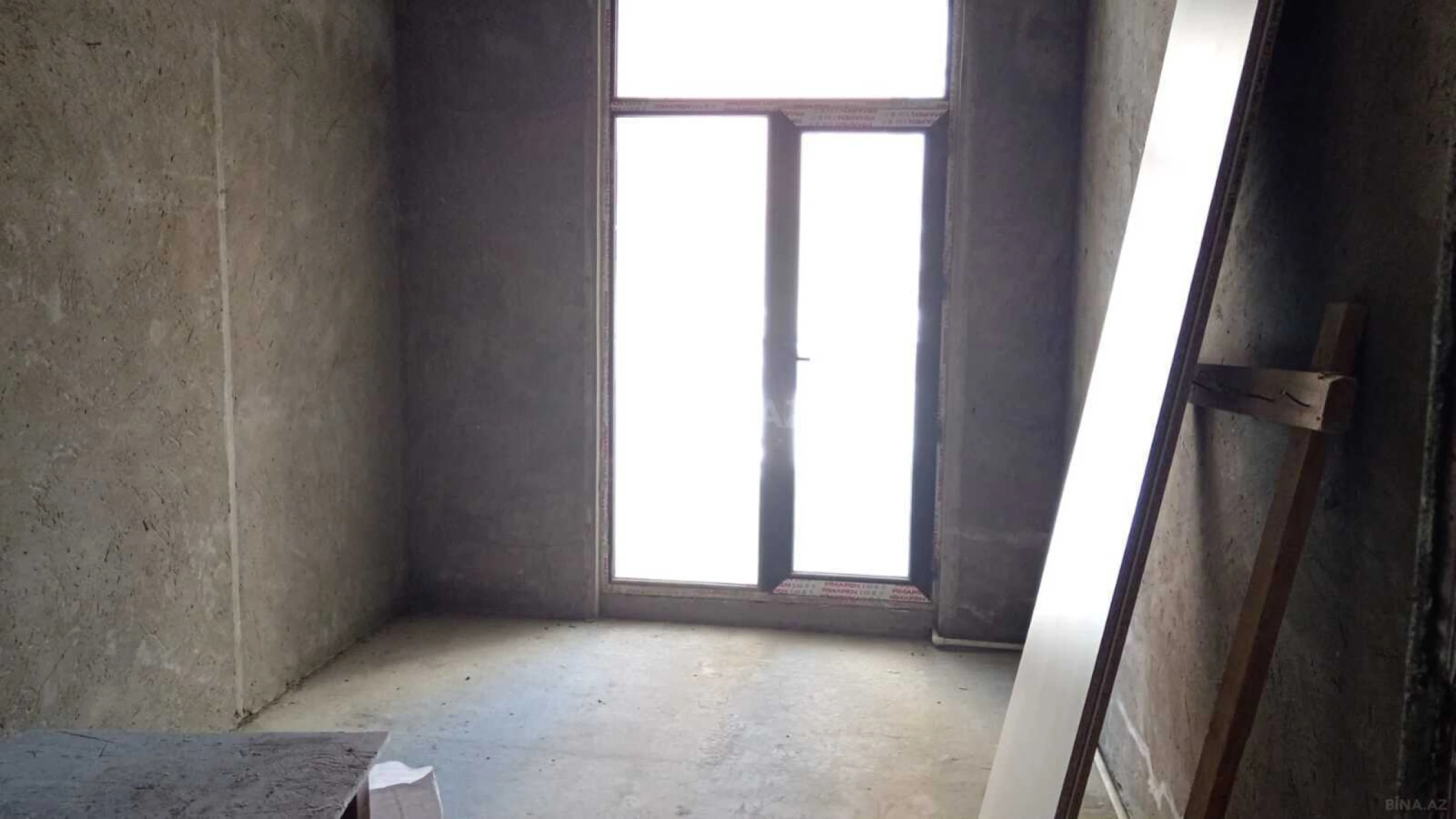 Satılır 3 otaqlı mənzil 111 m²