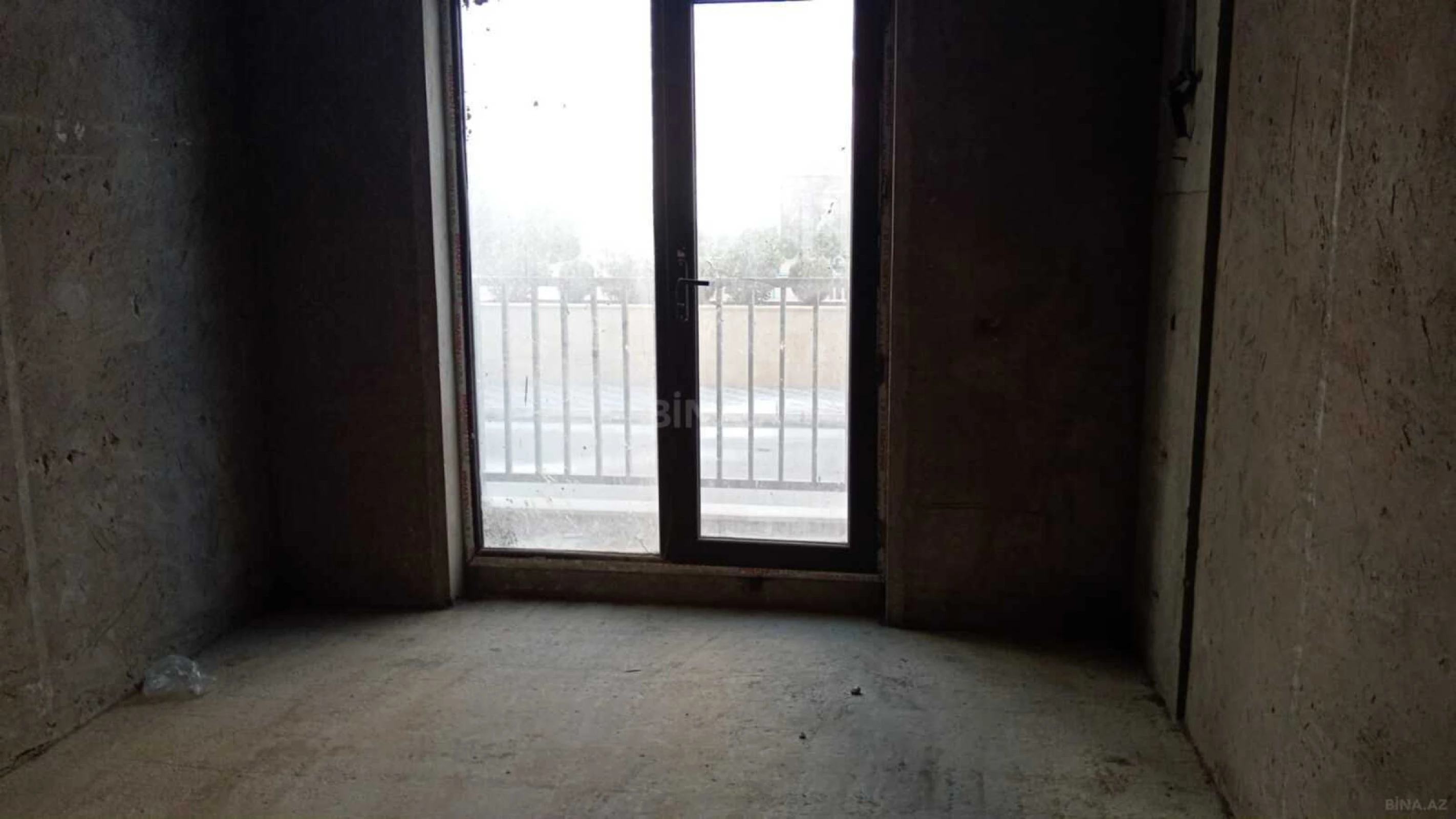 Satılır 3 otaqlı mənzil 111 m²