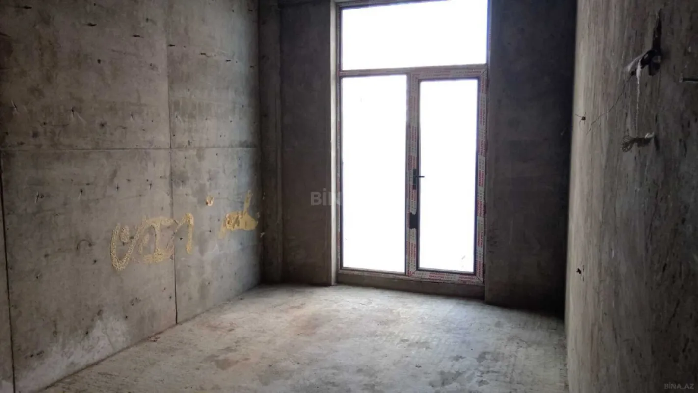 Satılır 3 otaqlı mənzil 111 m²