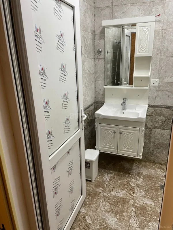 Kirayə verilir 4 otaqlı mənzil 170 m²