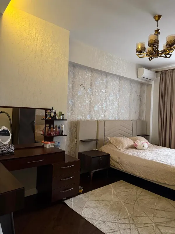 Satılır 2 otaqlı mənzil 70 m²