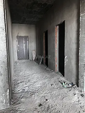 Satılır 4 otaqlı mənzil 177 m²