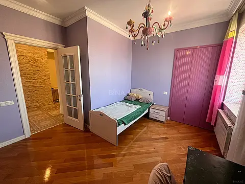 Satılır 4 otaqlı mənzil 170 m²
