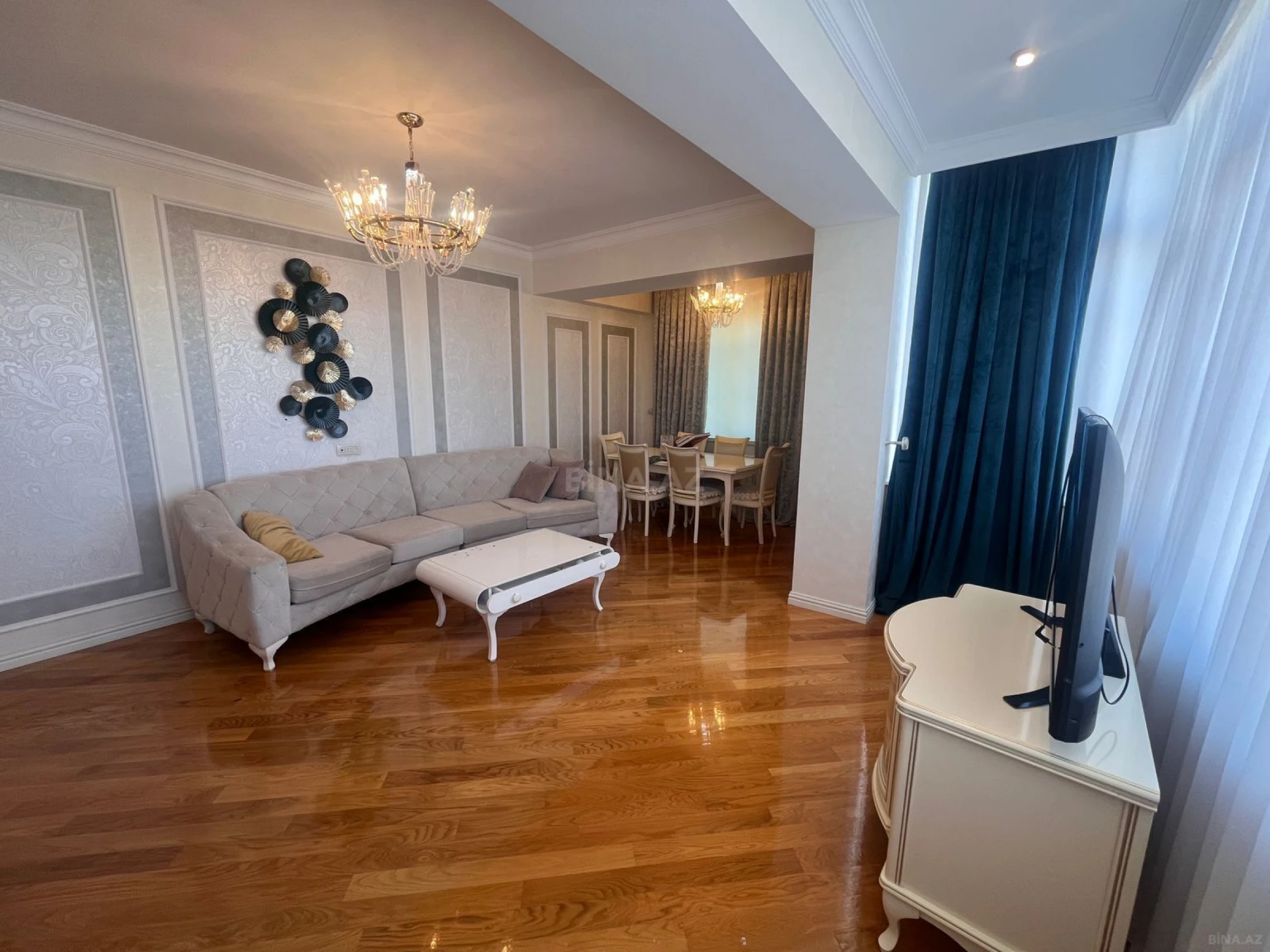 Satılır 4 otaqlı mənzil 170 m²