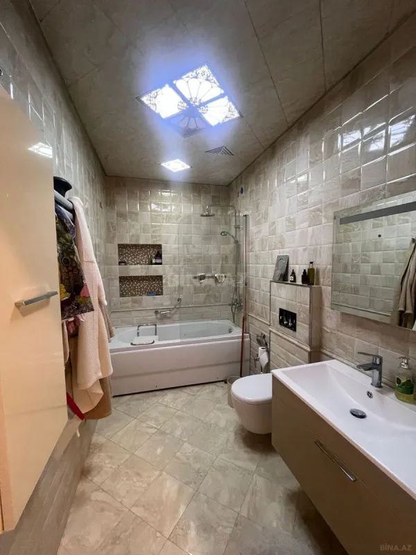 Satılır 4 otaqlı mənzil 170 m²