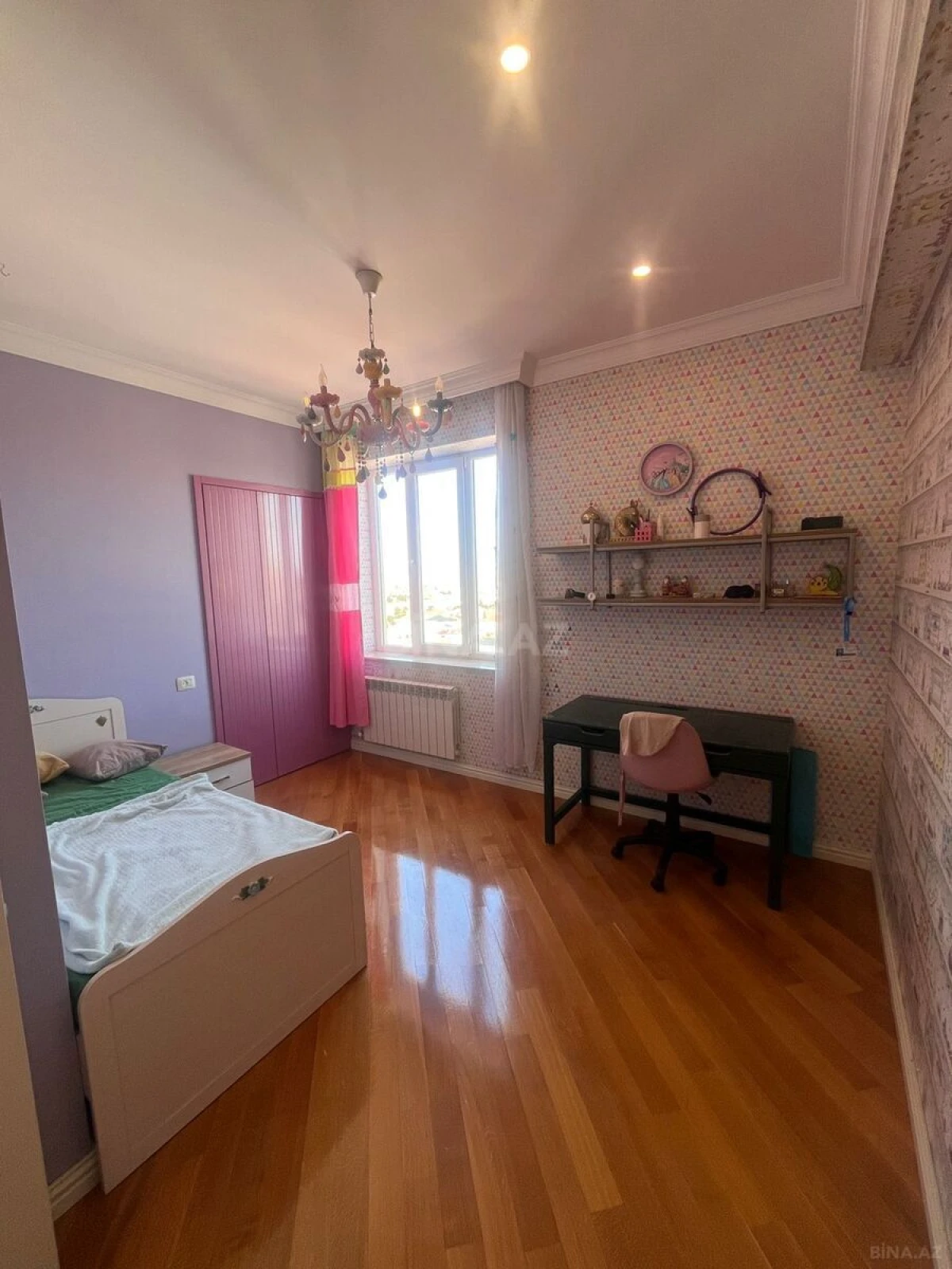 Satılır 4 otaqlı mənzil 170 m²