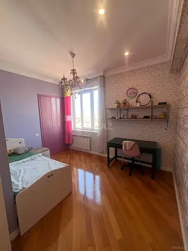 Satılır 4 otaqlı mənzil 170 m²