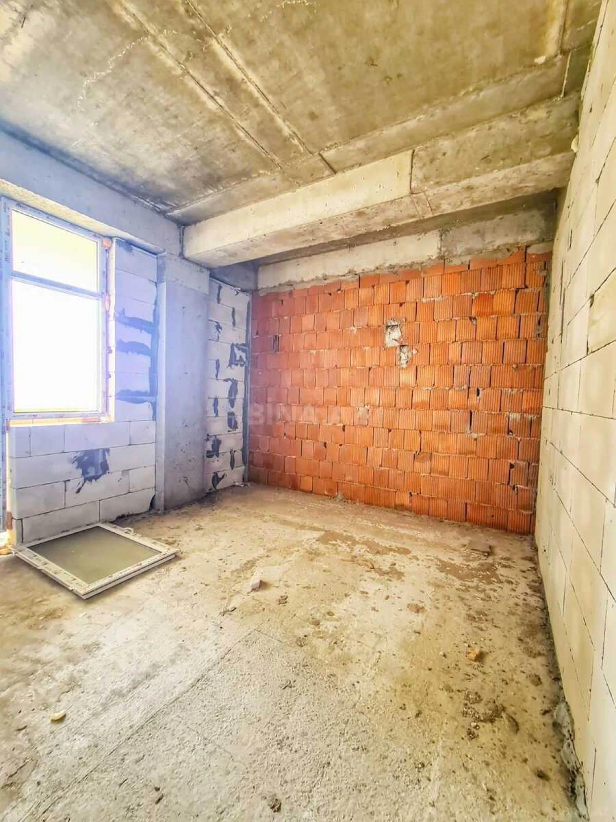 Satılır 2 otaqlı mənzil 106 m²