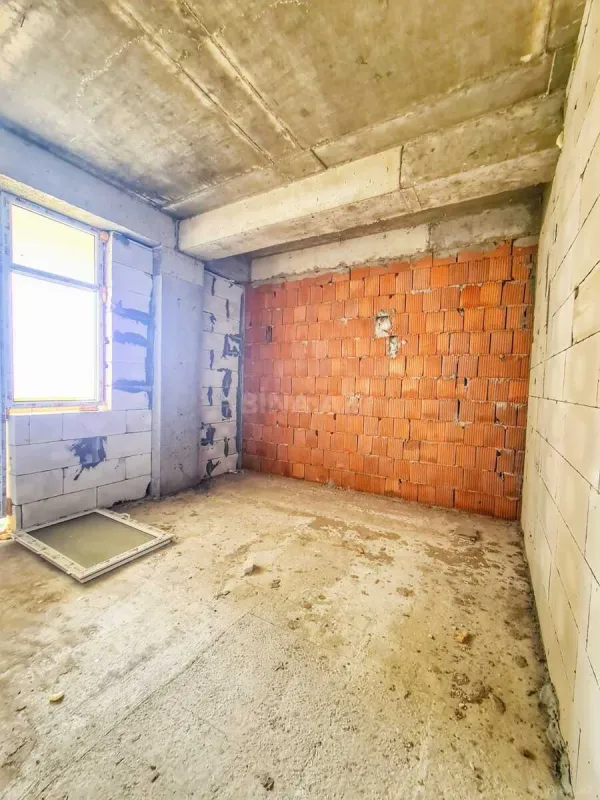 Satılır 2 otaqlı mənzil 106 m²