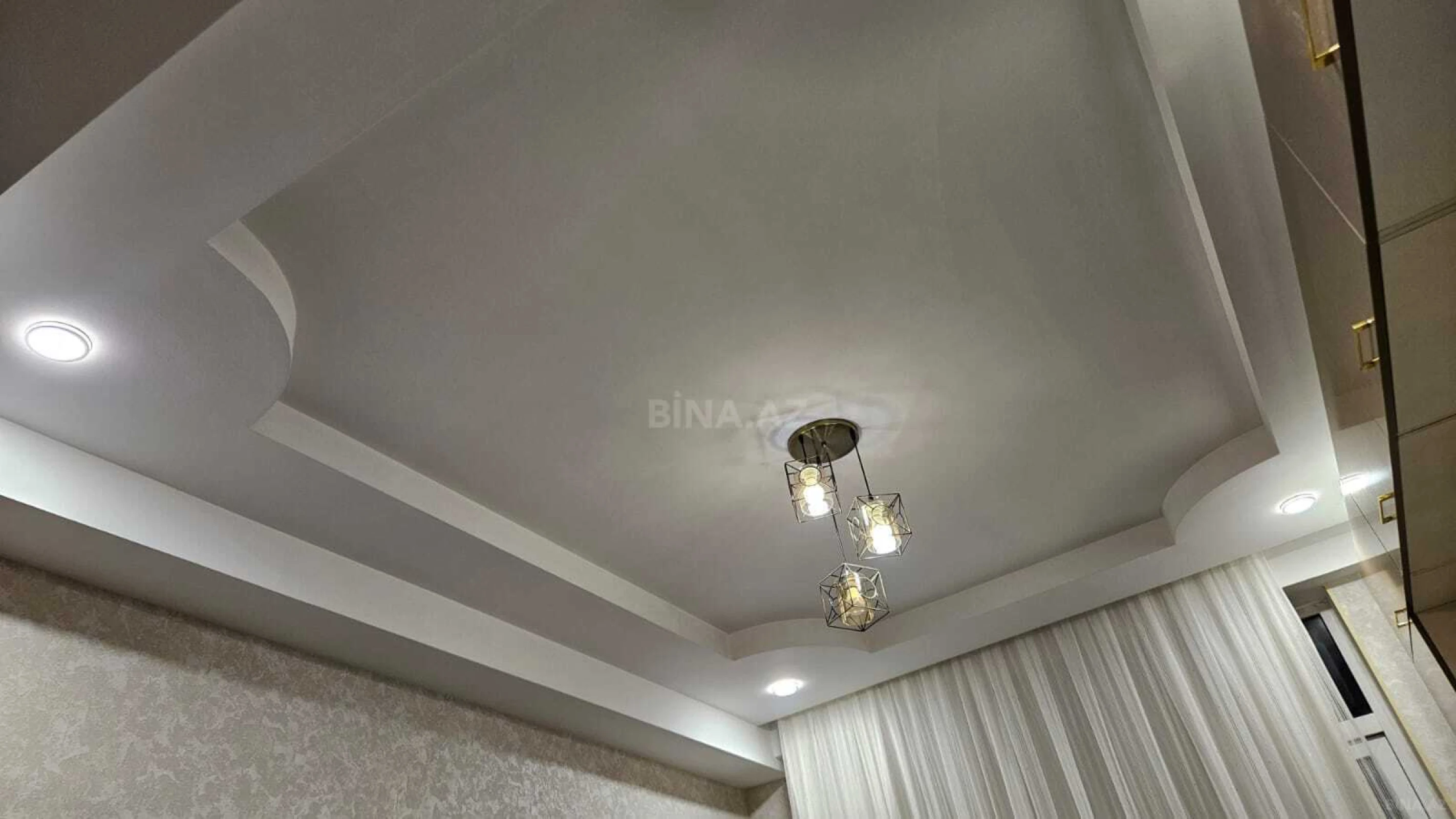 Kirayə verilir 2 otaqlı mənzil 70 m²