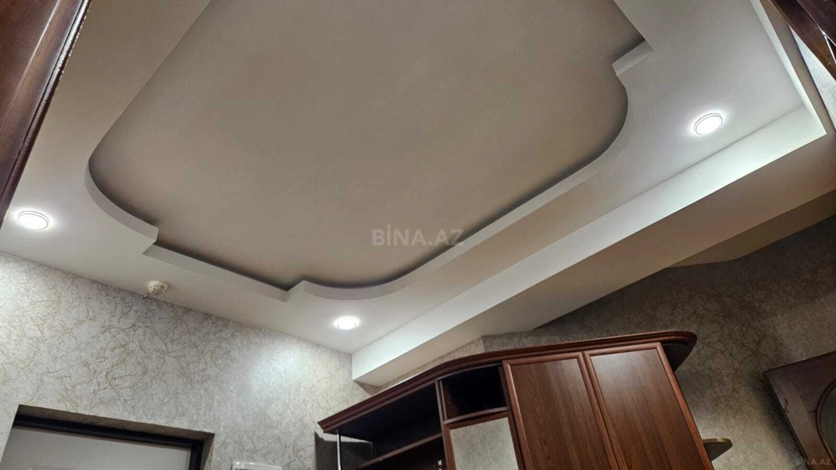 Kirayə verilir 2 otaqlı mənzil 70 m²