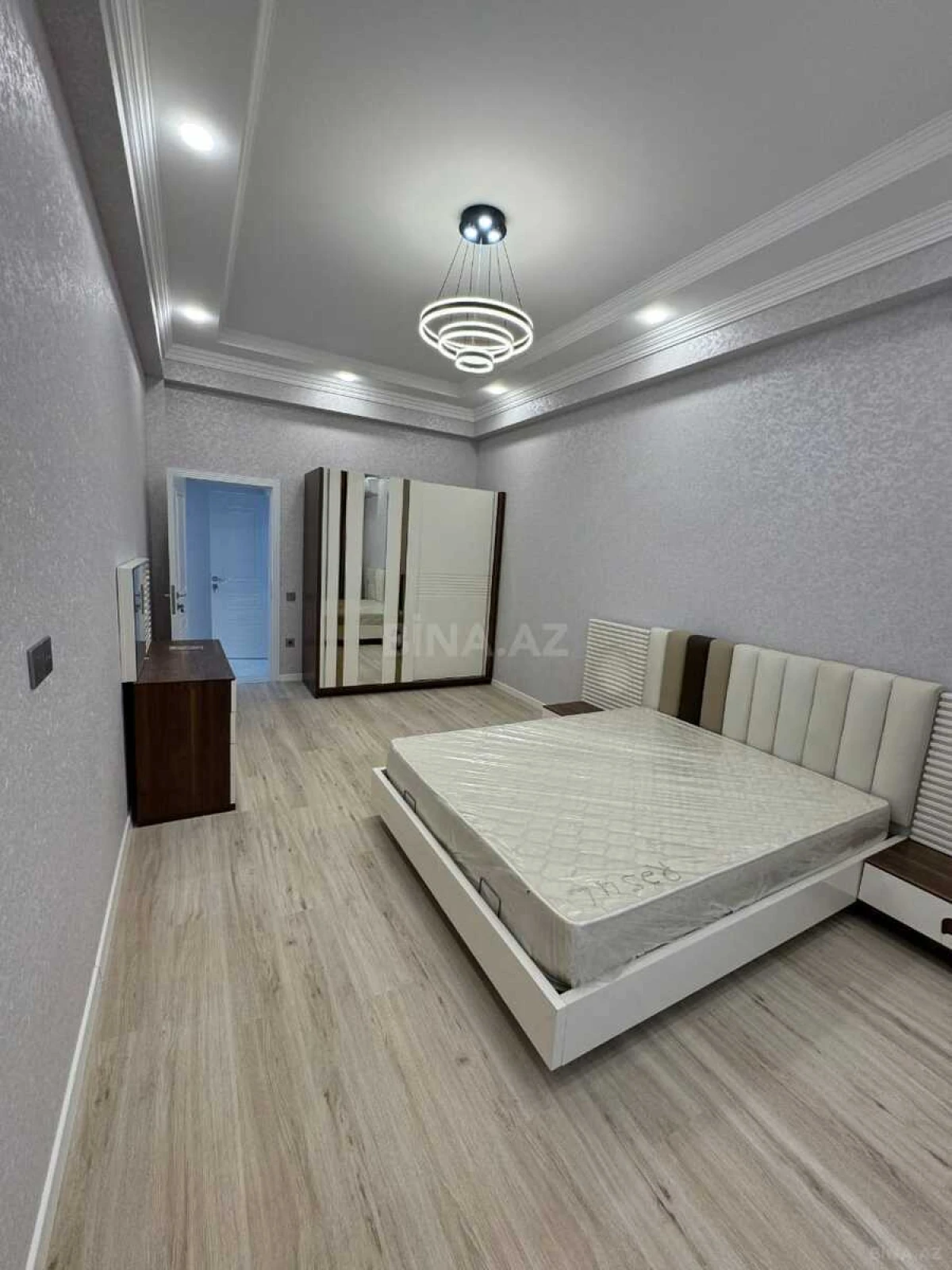 Kirayə verilir 3 otaqlı mənzil 100 m²