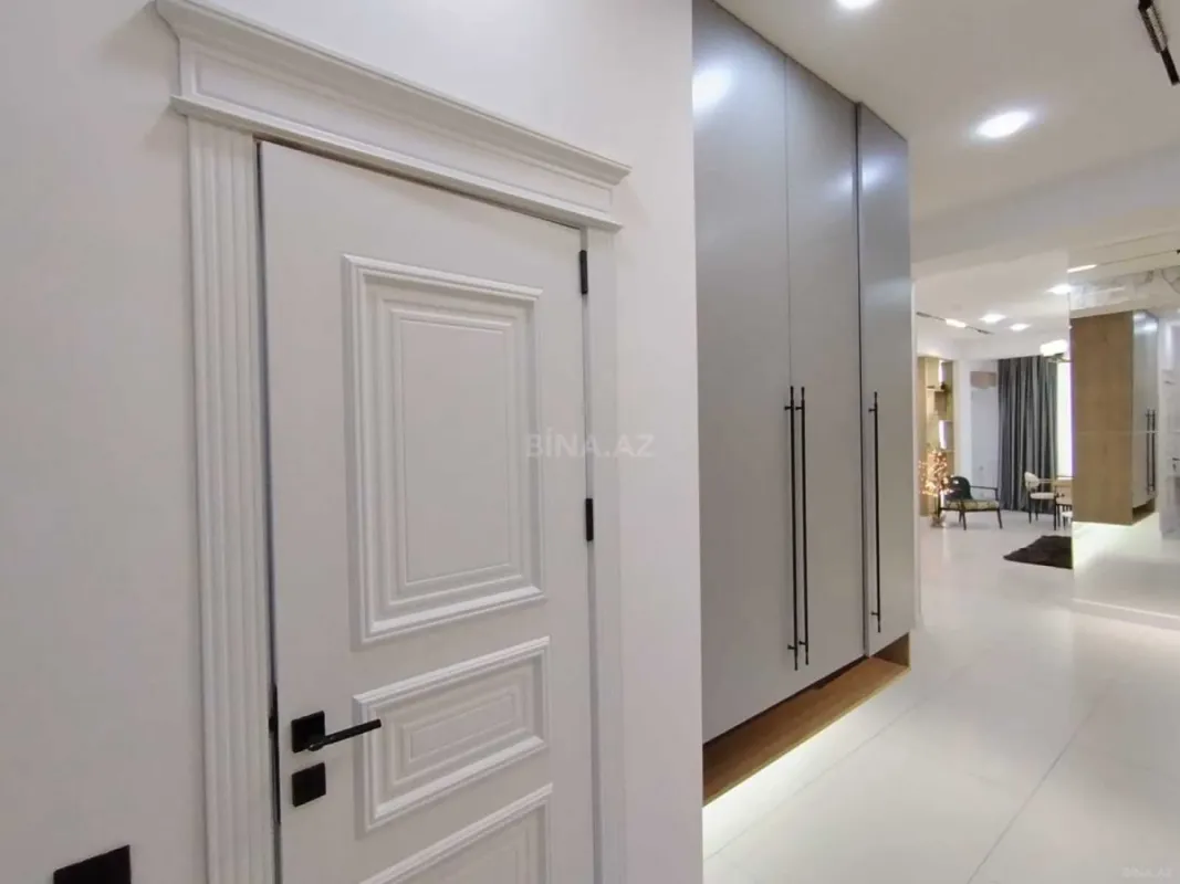 Satılır 3 otaqlı mənzil 117 m²