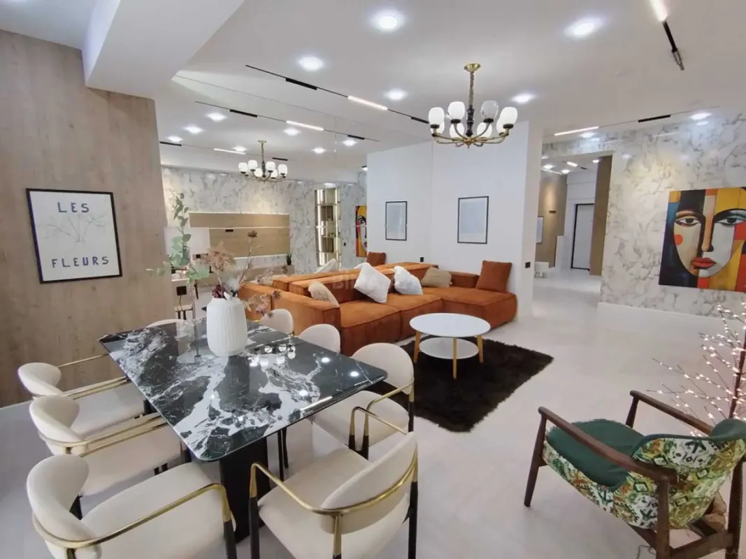 Satılır 3 otaqlı mənzil 117 m²