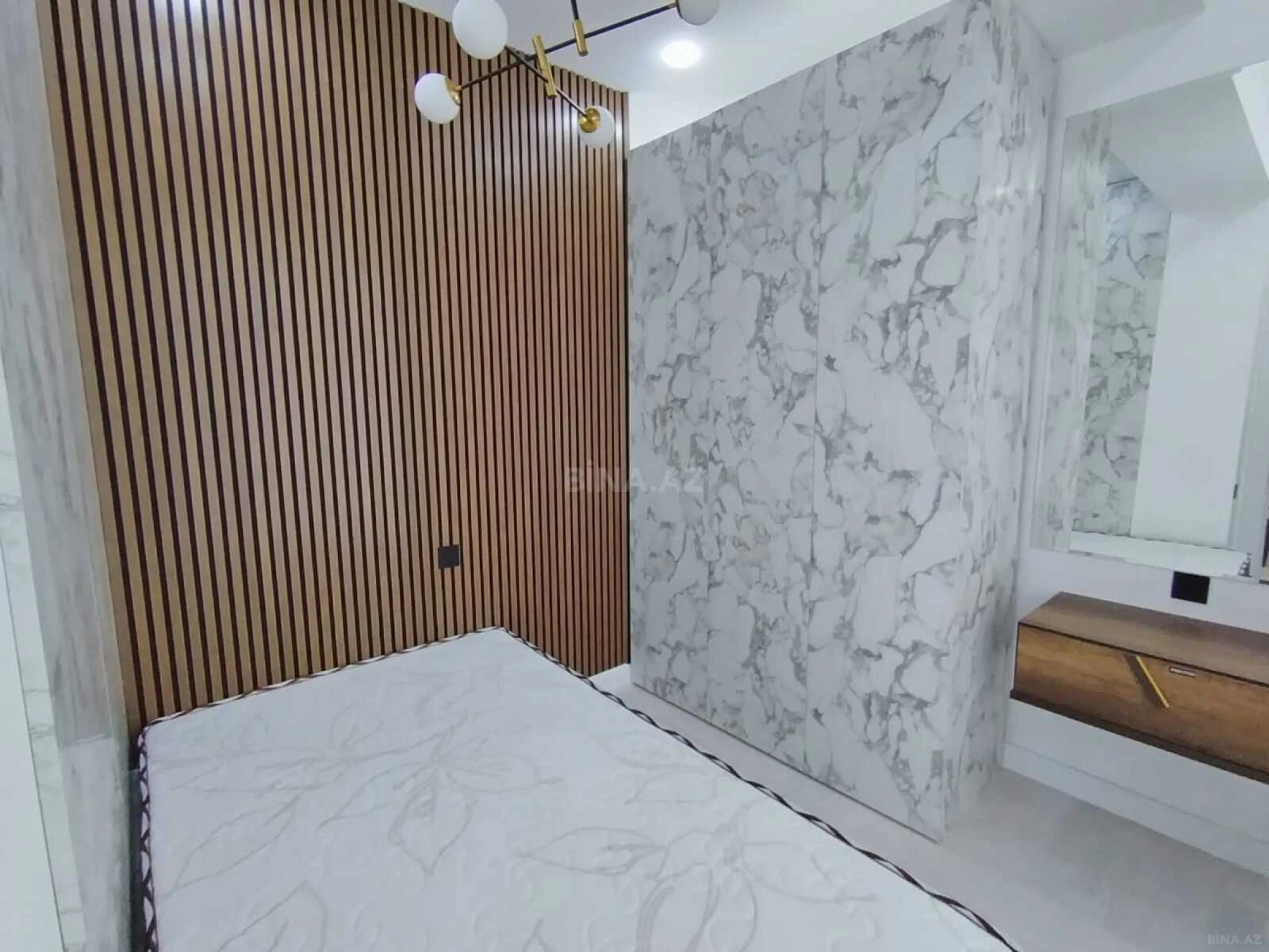 Satılır 3 otaqlı mənzil 117 m²