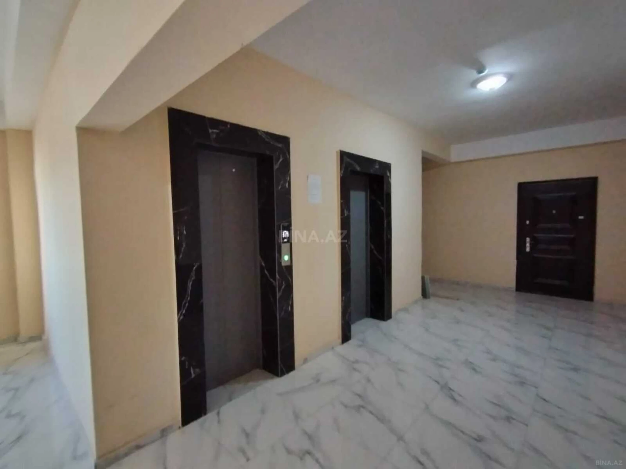 Satılır 3 otaqlı mənzil 117 m²