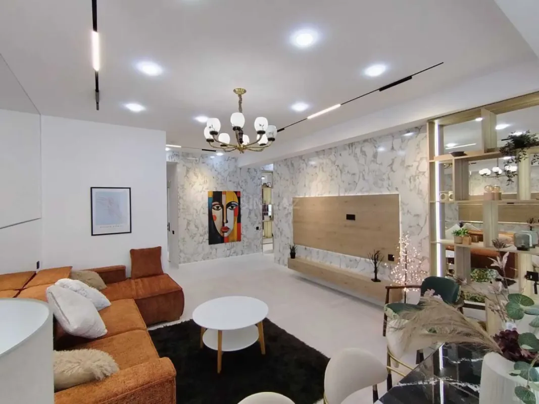 Satılır 3 otaqlı mənzil 117 m²