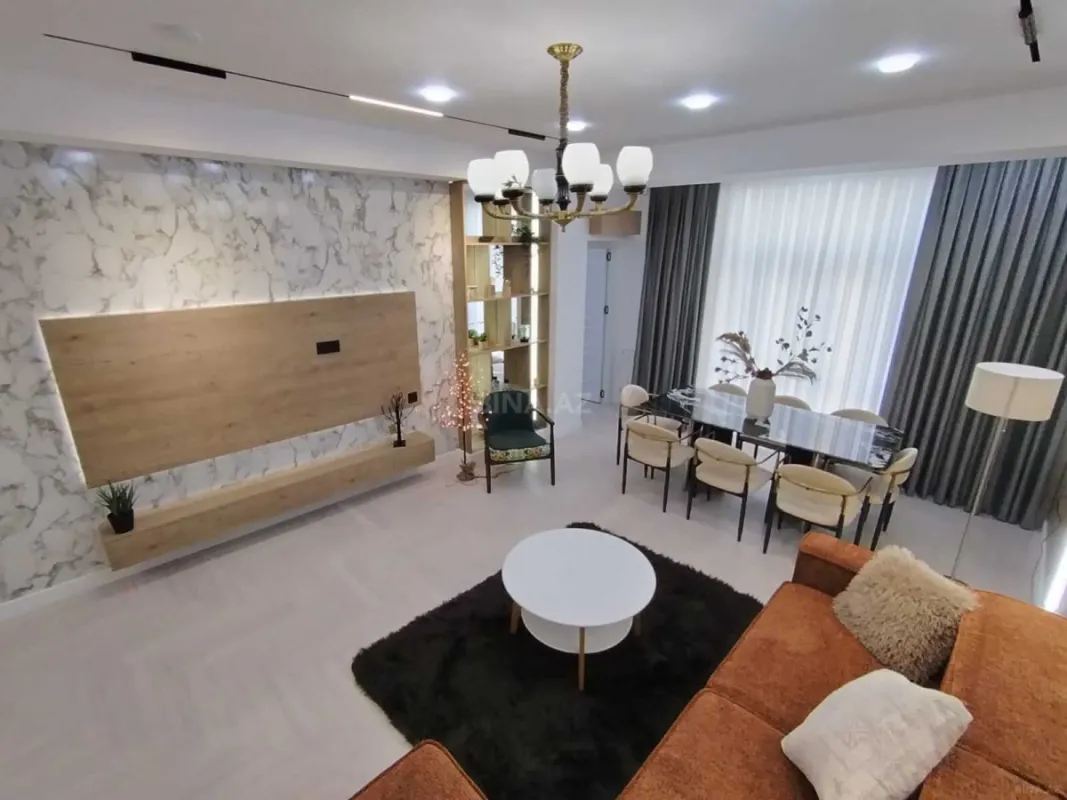 Satılır 3 otaqlı mənzil 117 m²