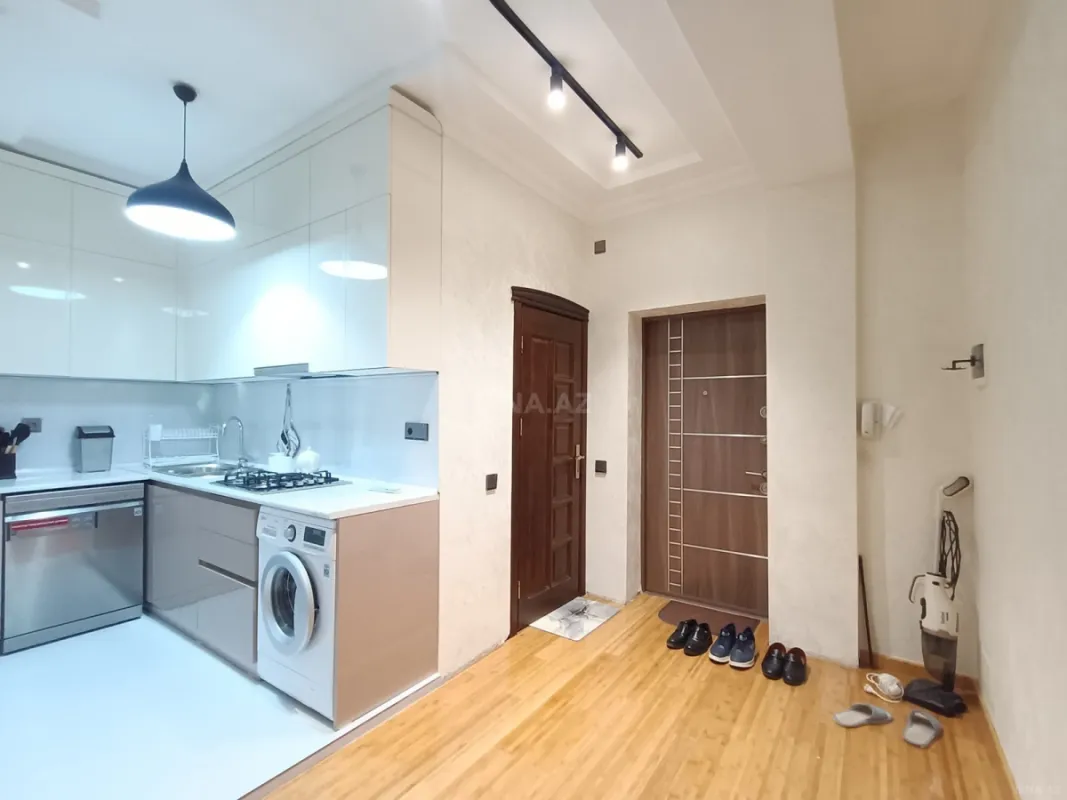 Kirayə verilir 2 otaqlı mənzil 75 m²