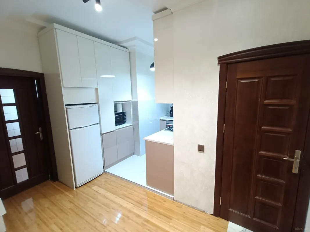 Kirayə verilir 2 otaqlı mənzil 75 m²
